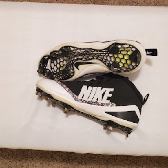 Nike Zoom Trout 4 Men's Metal Baseball Cleats - Black/White - Picture 3 of 7